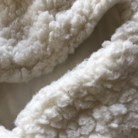 XMWEALTHY White Plush Swaddle Blanket - Picture 11 of 11